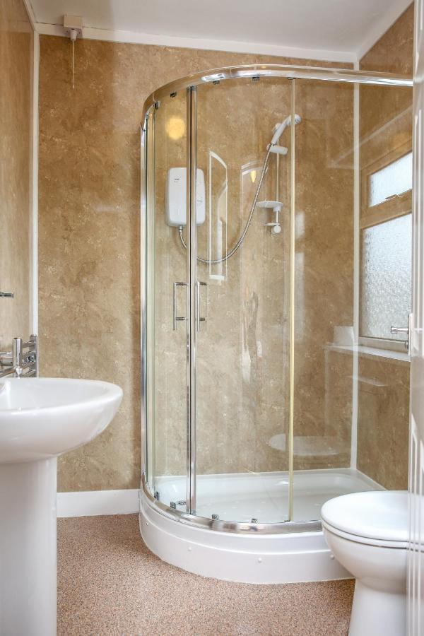 The Seacliffe - Whitby Hotel Екстериор снимка
