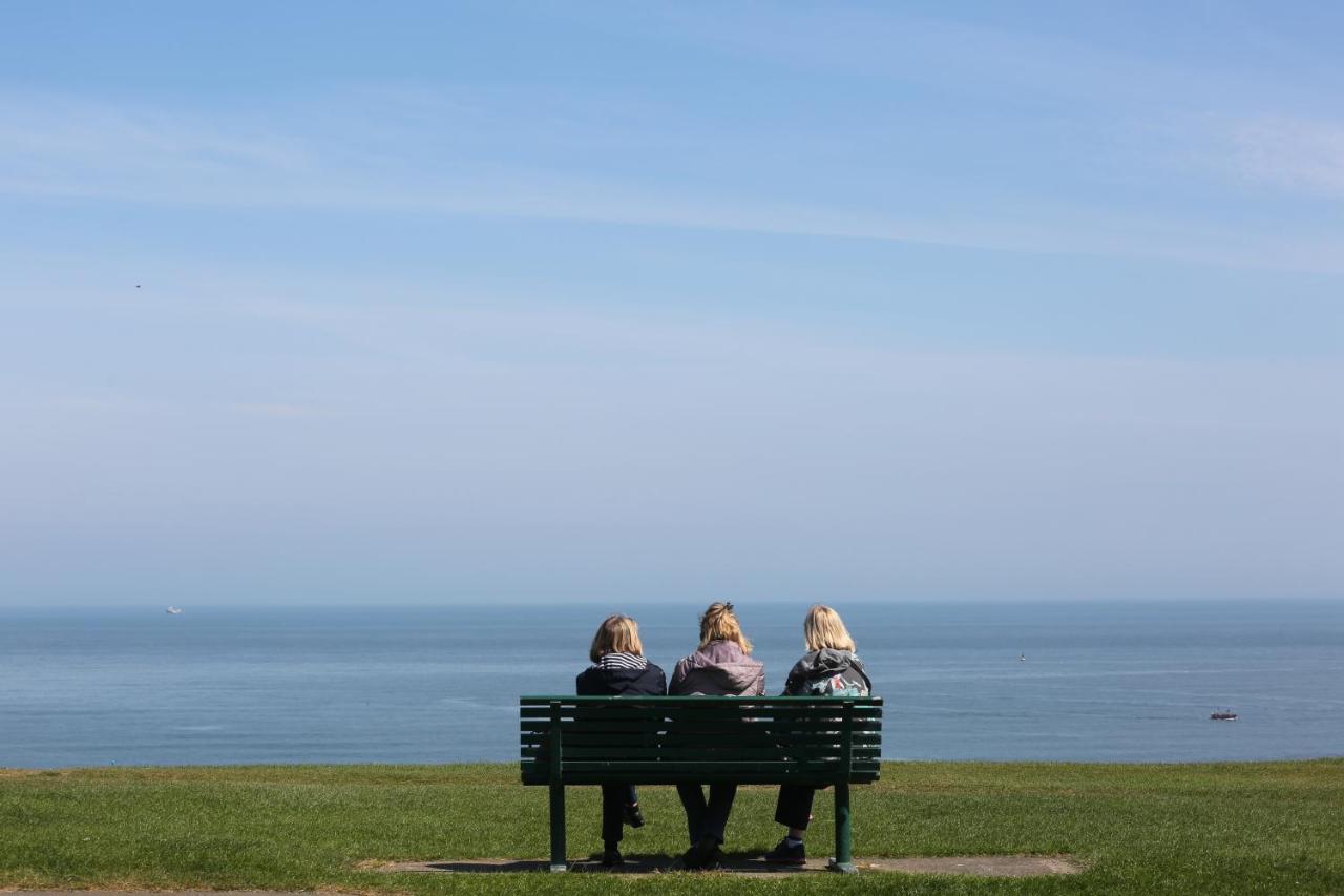 The Seacliffe - Whitby Hotel Екстериор снимка