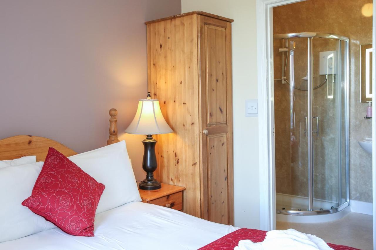 The Seacliffe - Whitby Hotel Екстериор снимка
