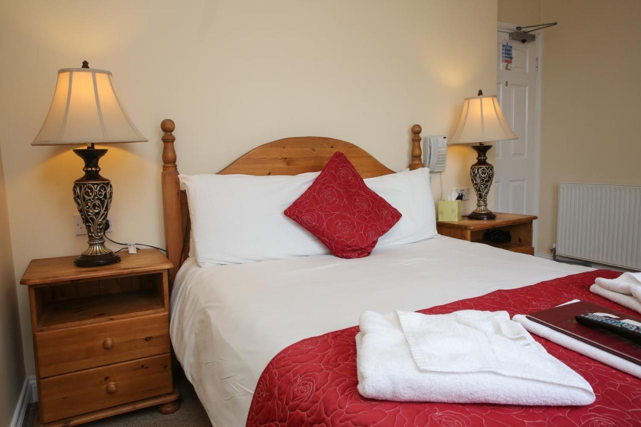 The Seacliffe - Whitby Hotel Екстериор снимка