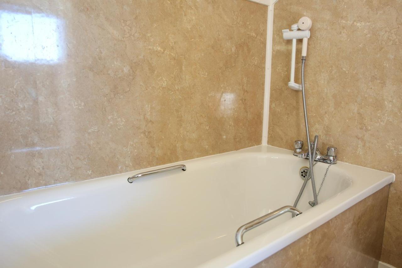 The Seacliffe - Whitby Hotel Екстериор снимка