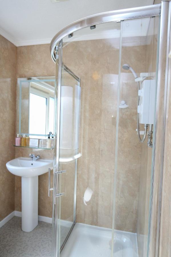 The Seacliffe - Whitby Hotel Екстериор снимка