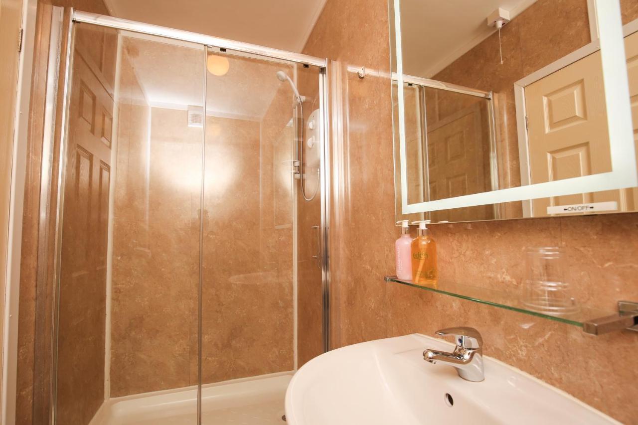 The Seacliffe - Whitby Hotel Екстериор снимка
