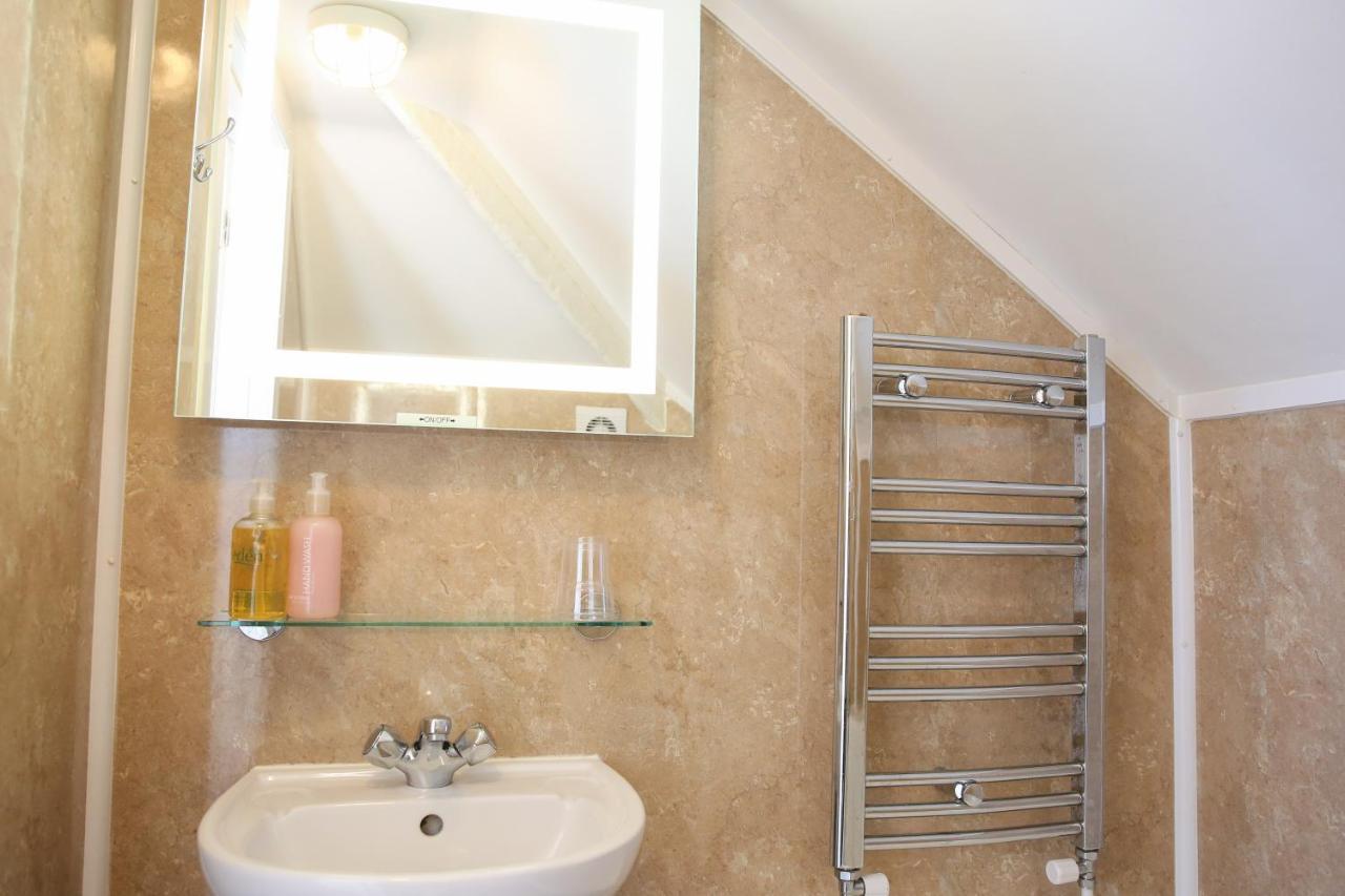 The Seacliffe - Whitby Hotel Екстериор снимка